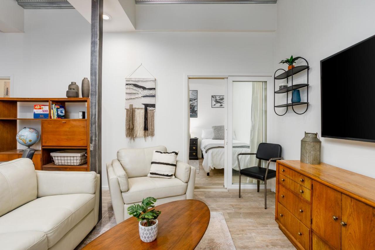 Вилла Downtown Contemporary Cove Анкоридж Экстерьер фото