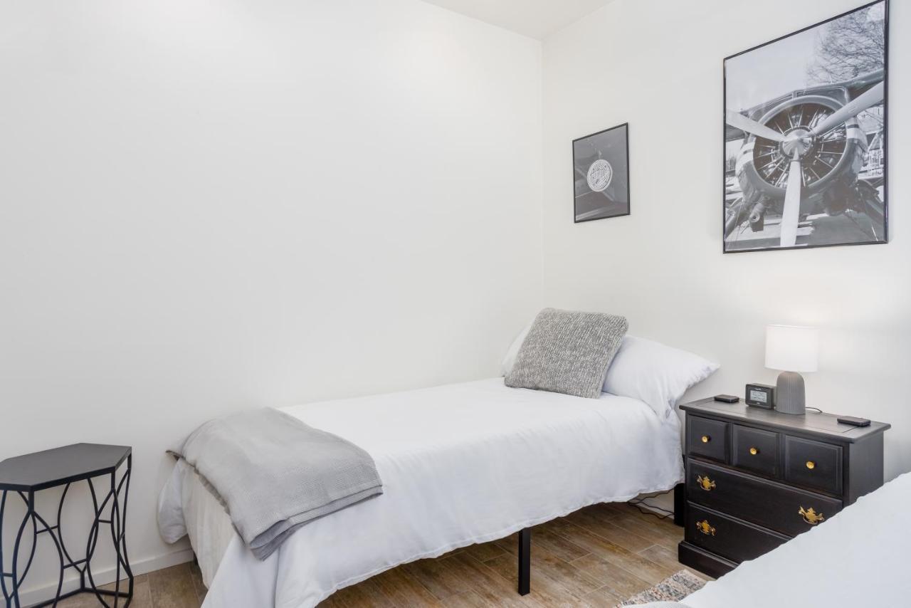 Вилла Downtown Contemporary Cove Анкоридж Экстерьер фото