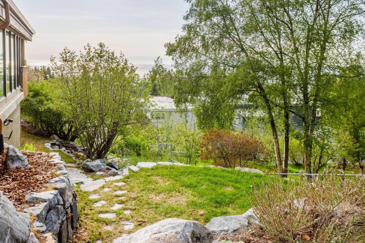 Вилла Downtown Contemporary Cove Анкоридж Экстерьер фото